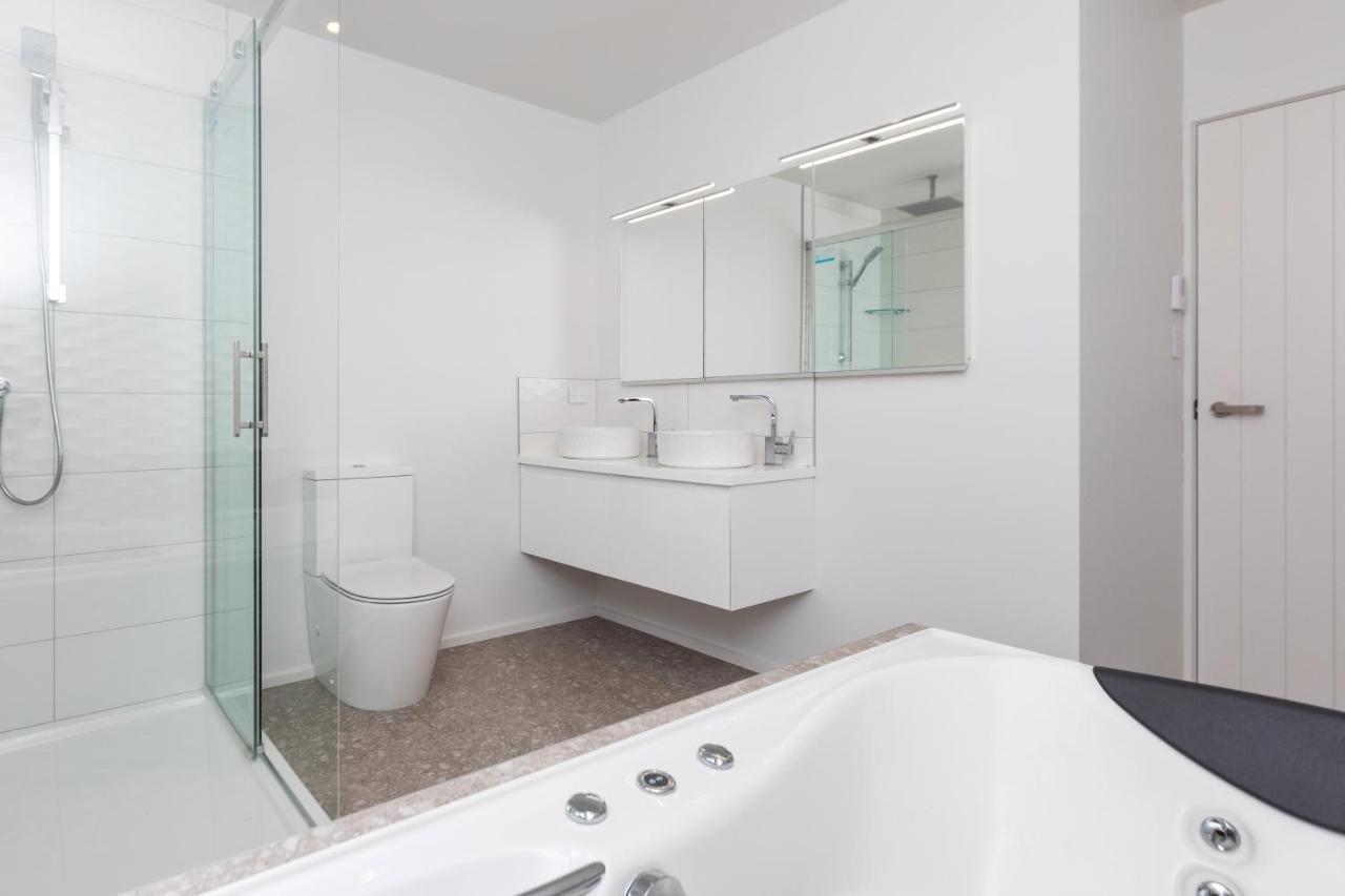 Oakura Beach Front Apartments المظهر الخارجي الصورة